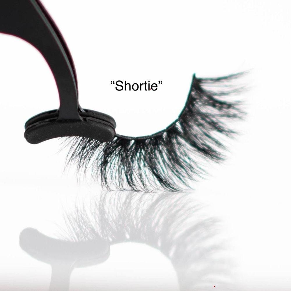 Luxurious Black False Eyelashes